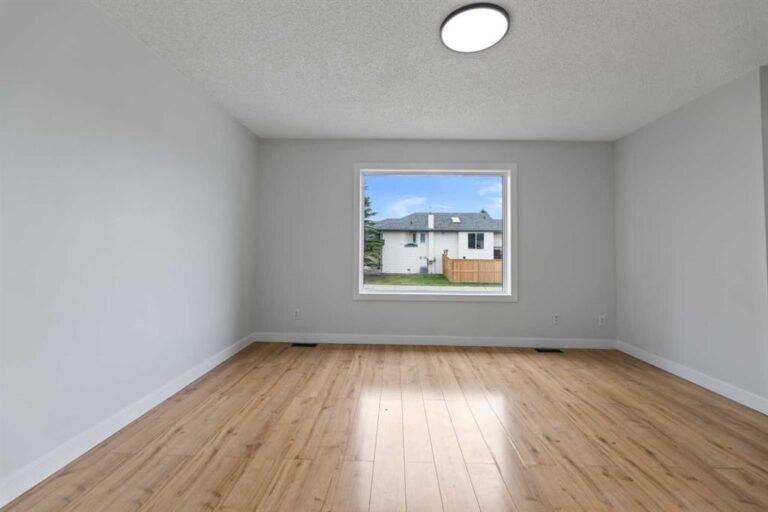 84 Woodside Circle NW