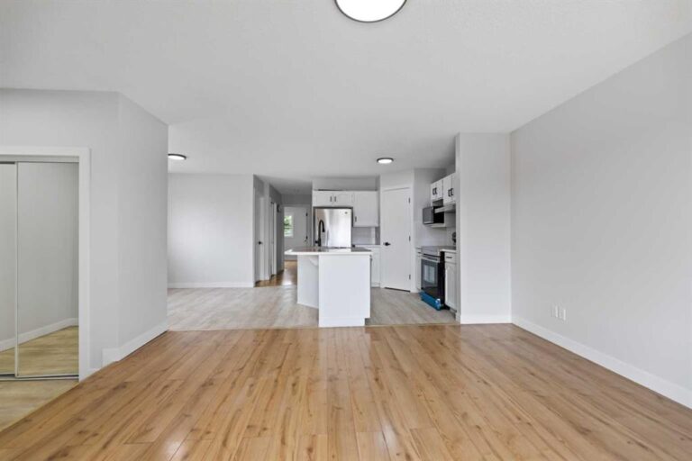 84 Woodside Circle NW