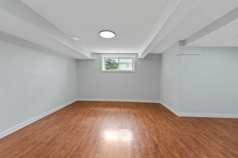 84 Woodside Circle NW