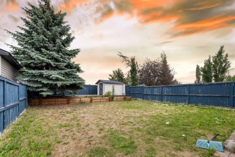 84 Woodside Circle NW
