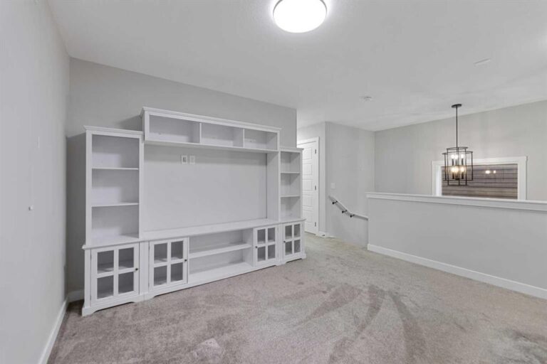 149 Corner Ridge Mews NE