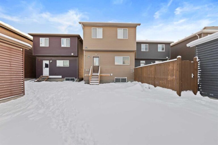149 Corner Ridge Mews NE