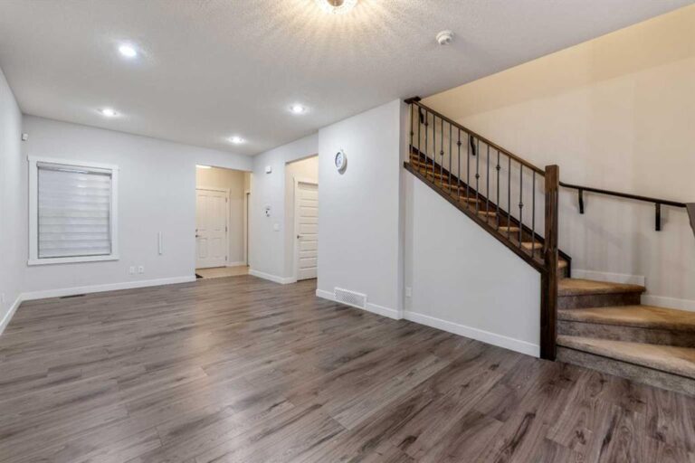 29 Saddlestone Link NE