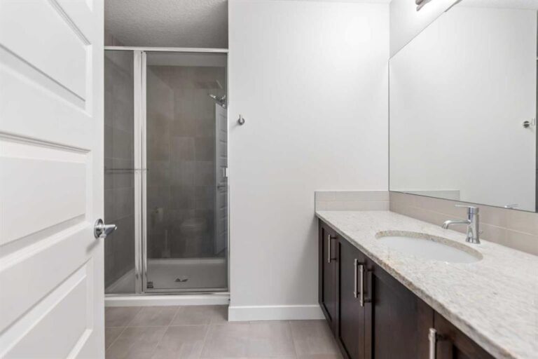 29 Saddlestone Link NE