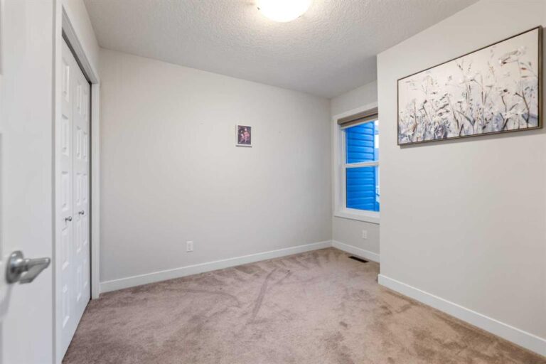 29 Saddlestone Link NE