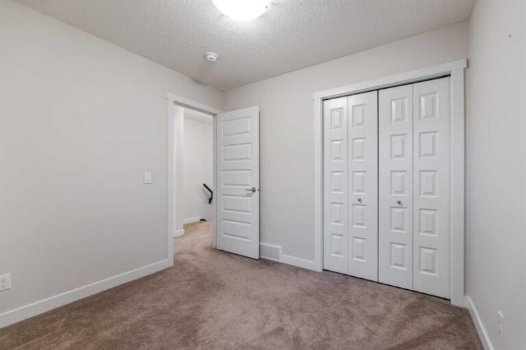 29 Saddlestone Link NE