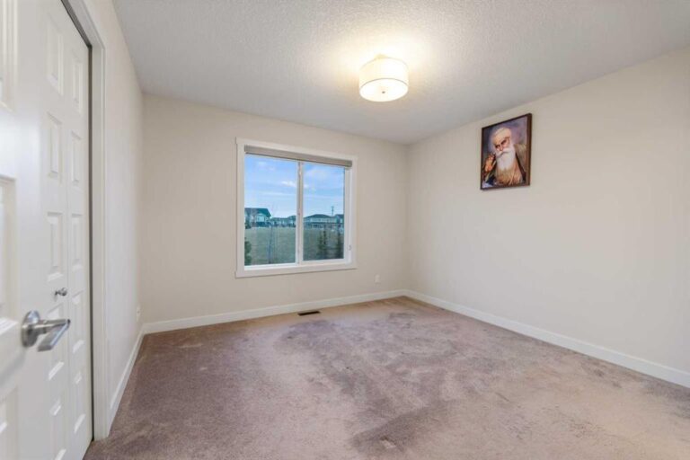 29 Saddlestone Link NE