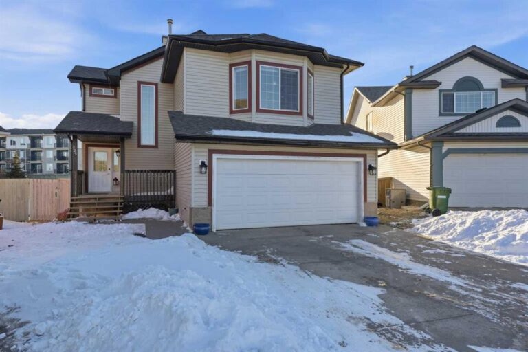 325 Bayside Place SW