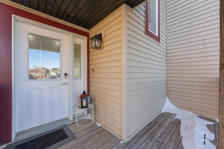 325 Bayside Place SW