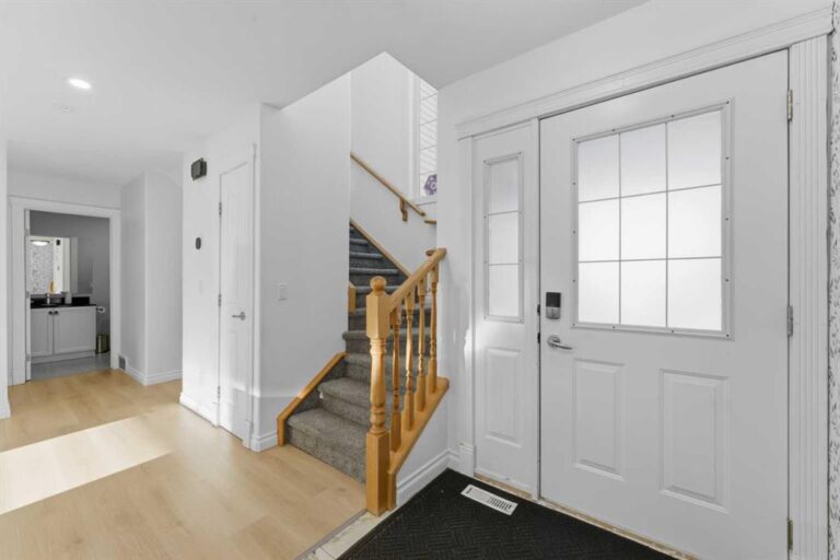 325 Bayside Place SW