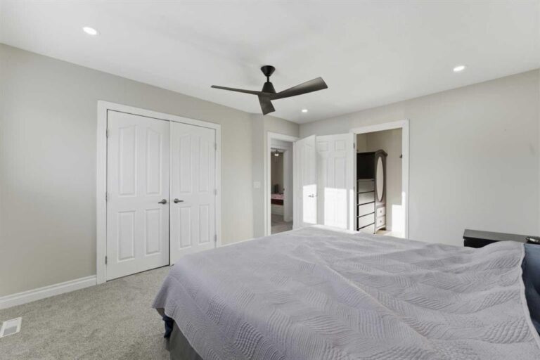 325 Bayside Place SW