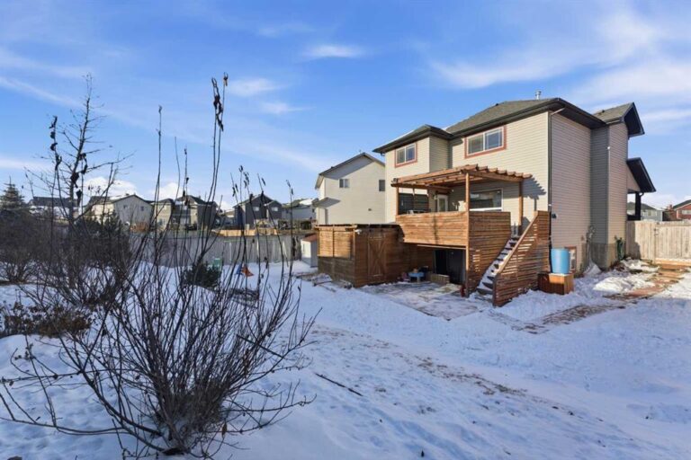 325 Bayside Place SW