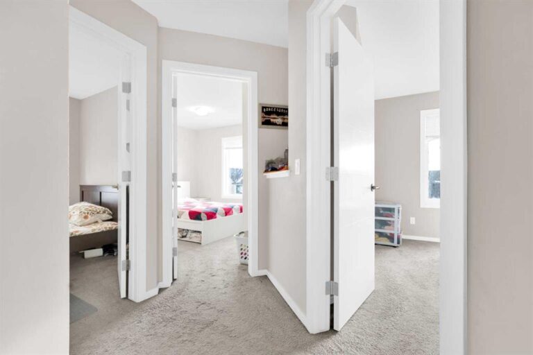 135 Redstone Walk NE #202