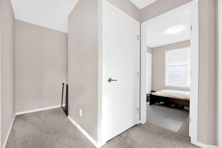 135 Redstone Walk NE #202