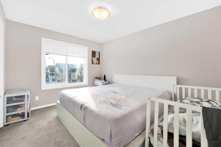135 Redstone Walk NE #202