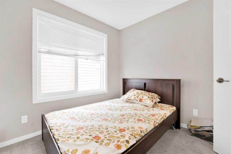 135 Redstone Walk NE #202