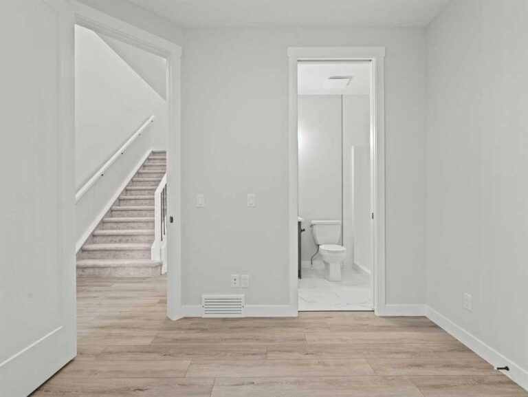 271 Kinniburgh Loop