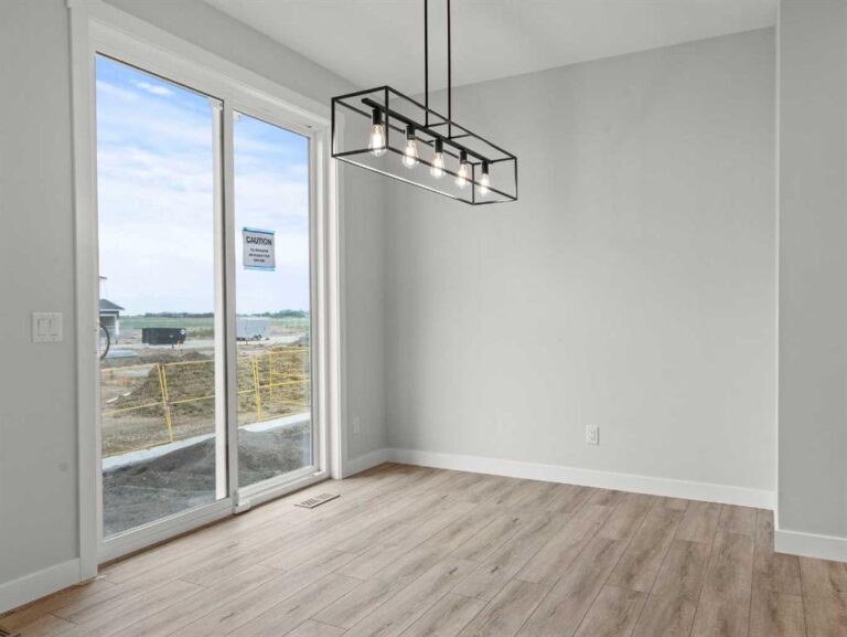 271 Kinniburgh Loop