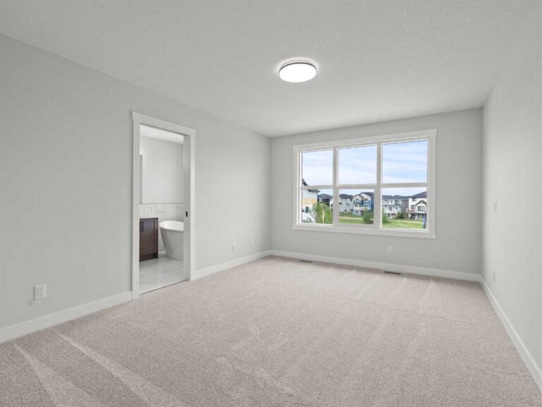 271 Kinniburgh Loop