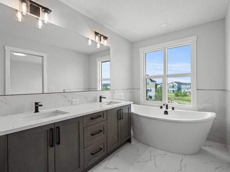 271 Kinniburgh Loop