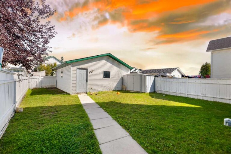 14 Tarington Park NE