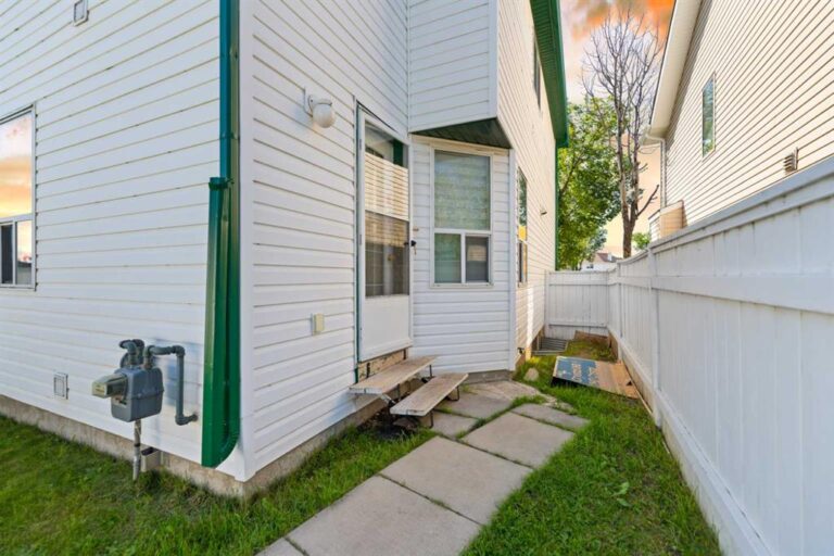 14 Tarington Park NE
