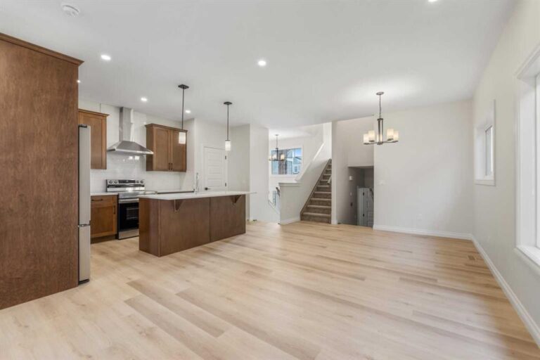 50 Homestead Common NE