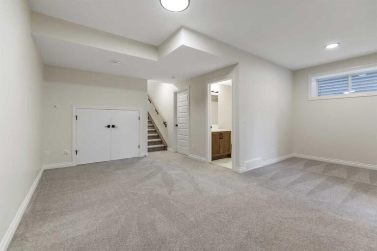 50 Homestead Common NE
