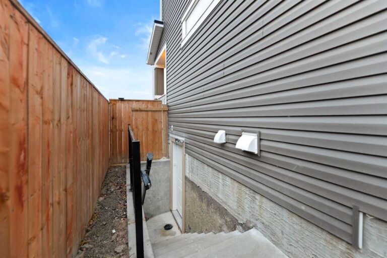 131 Redstone Boulevard NE