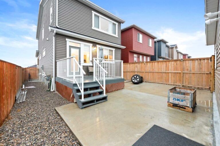 131 Redstone Boulevard NE