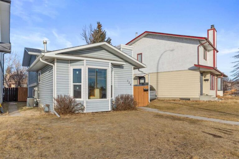 124 Falwood Crescent NE