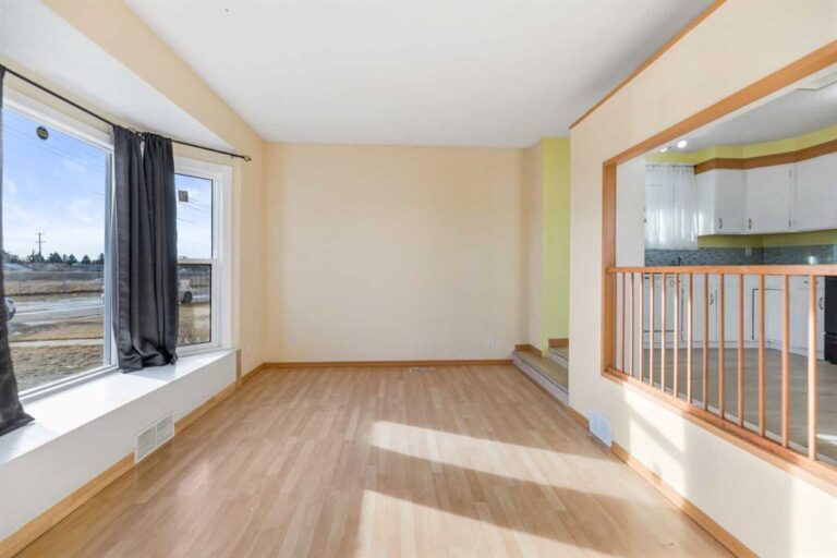 124 Falwood Crescent NE