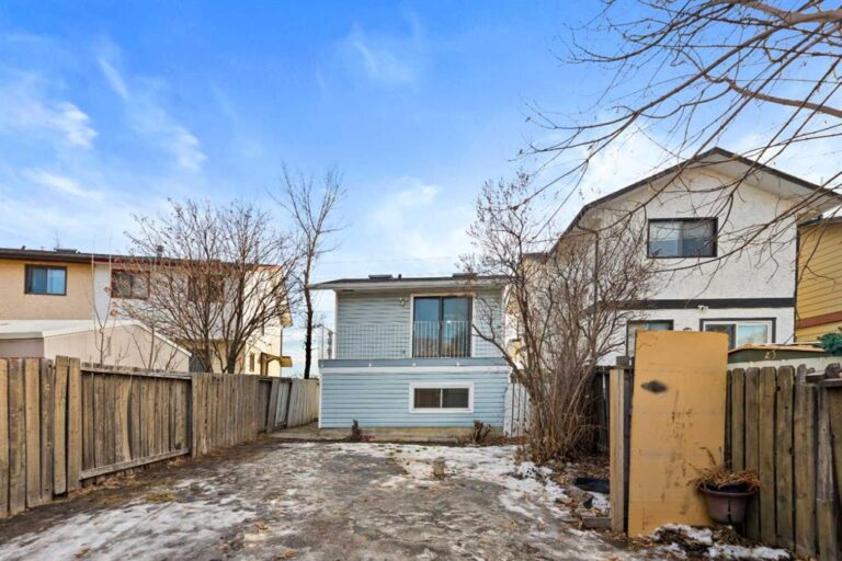 124 Falwood Crescent NE
