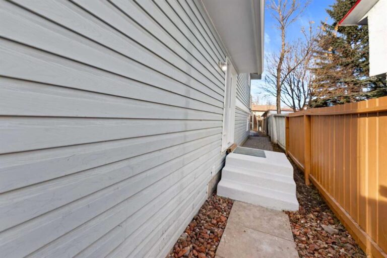 124 Falwood Crescent NE