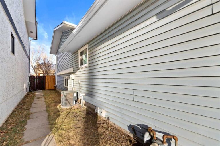 124 Falwood Crescent NE