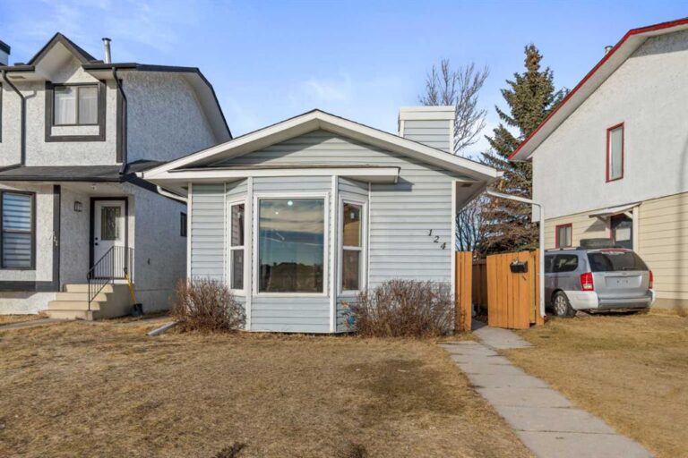 124 Falwood Crescent NE