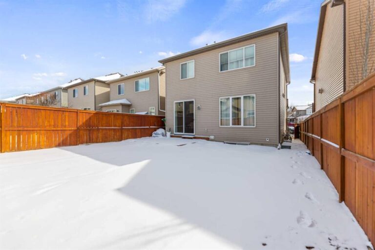 1148 Windhaven Close SW