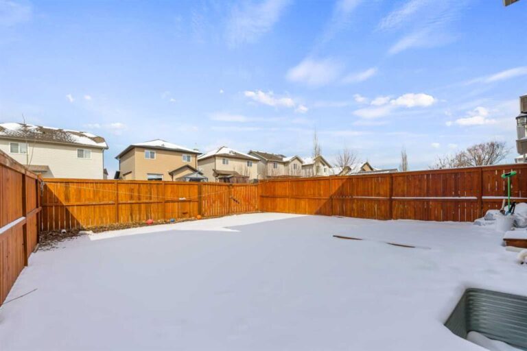 1148 Windhaven Close SW