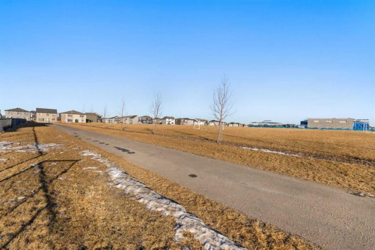 1116 Southwinds Green SW