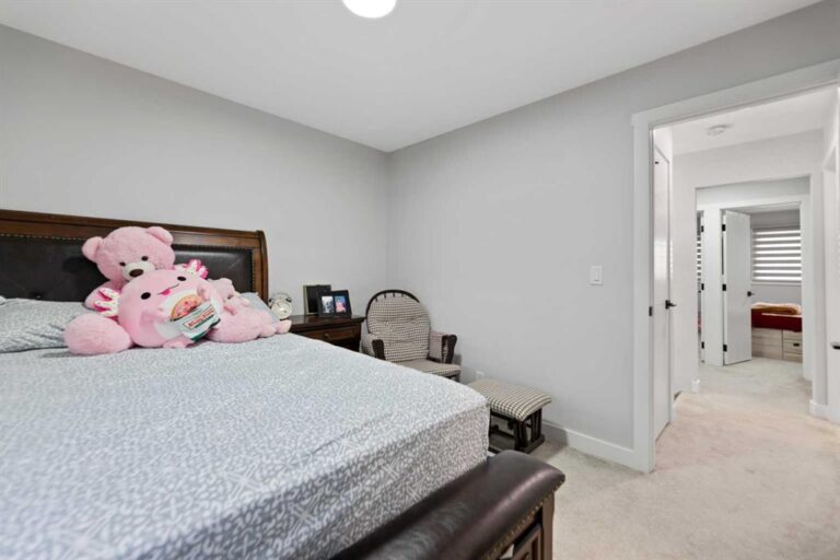 313 Falwood Way NE