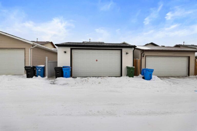313 Falwood Way NE
