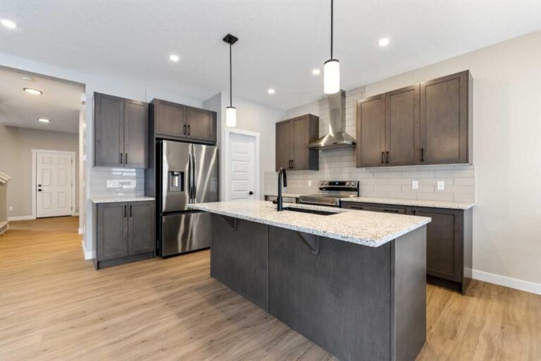 388 Homestead Grove NE