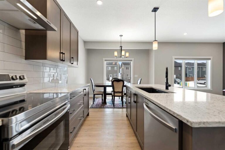 388 Homestead Grove NE