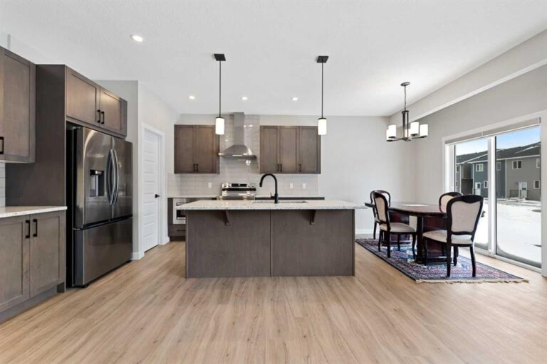 388 Homestead Grove NE