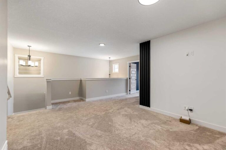 388 Homestead Grove NE