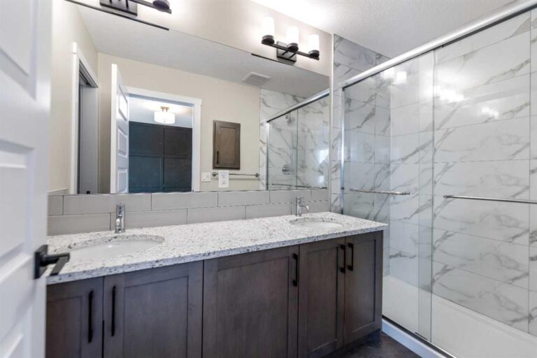 388 Homestead Grove NE