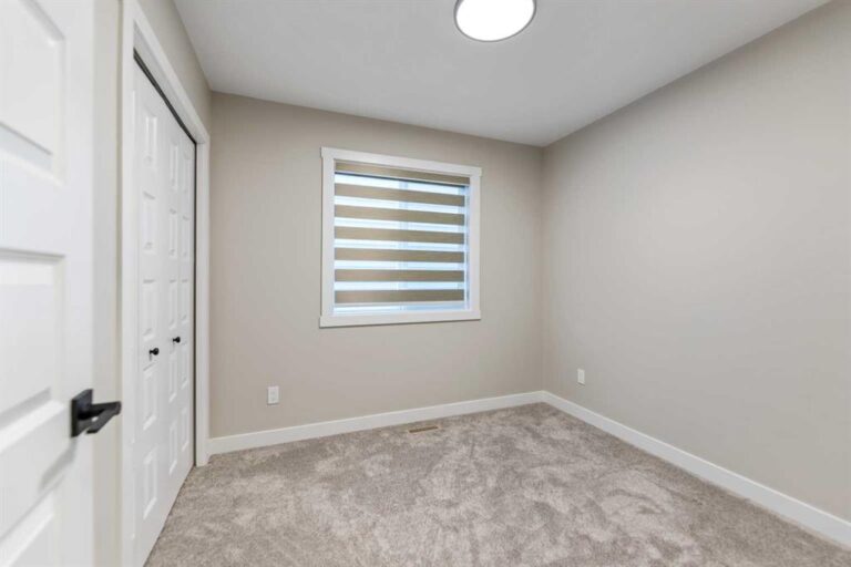 388 Homestead Grove NE