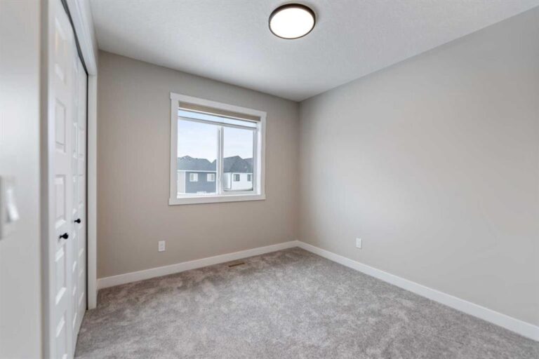 388 Homestead Grove NE