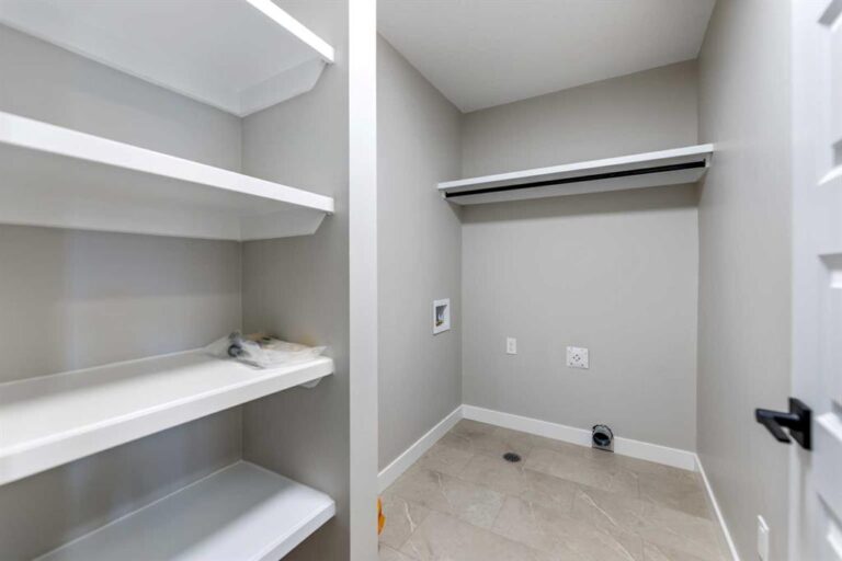 388 Homestead Grove NE