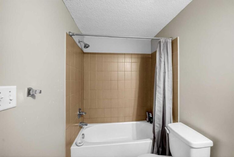 7110 80 Avenue NE #202